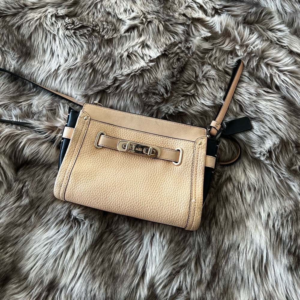 Coach Swagger Crossbody